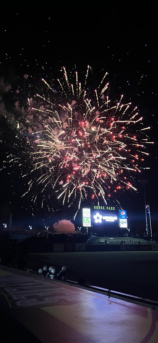 blwatts5062's tweet photo. ⁦going through my photos and found this shot. Can’t to watch ⁦more ⁦@ColaFireflies⁩ baseball next season! https://t.co/vtlXjJ0BOB
