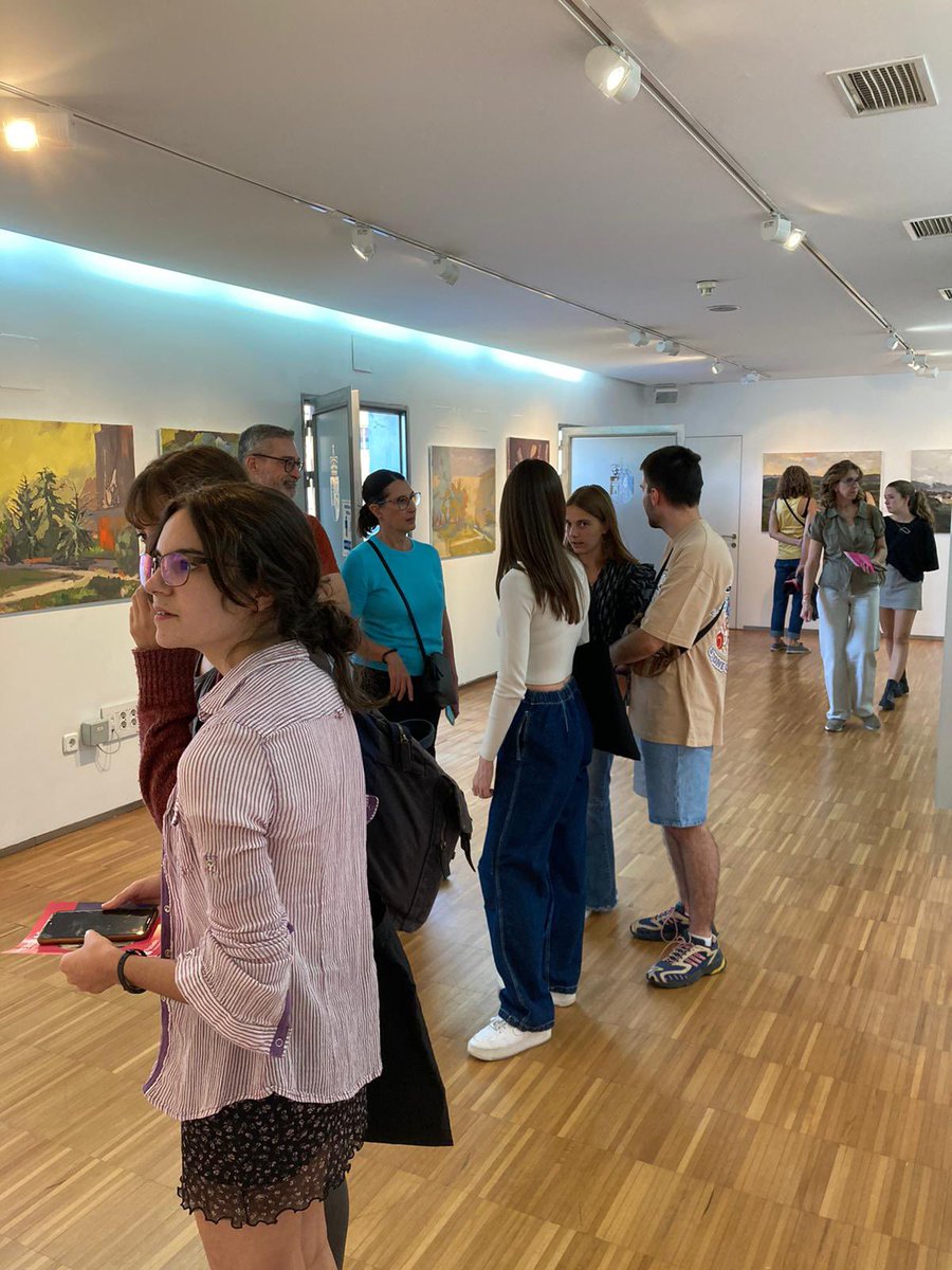 Hoy visitamos con nuestrxs estudiantes de 1o dibujo artístico y 2o de diseño básico #Diseño #ETSIDI, la exposición  👉🏼Sinergias entre Arte, Ciencia y Naturaleza, un Proyecto de Innovación y Mejora de la Calidad Docente drive.upm.es/s/NKOeuLEZhEbR…