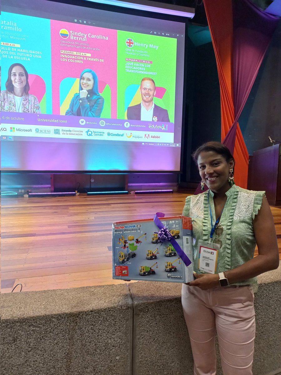 efrcastro826's tweet photo. La profe @Mayerleny3 de @Educacion_Cali ganadora del reto Twittero del evento @eduteka
2022. Kit de gamaficacion🎮 y robotica homologable con arduino. Buena esa mi profe
#EncuentroLideresTicCali https://t.co/mxy4xRHB95