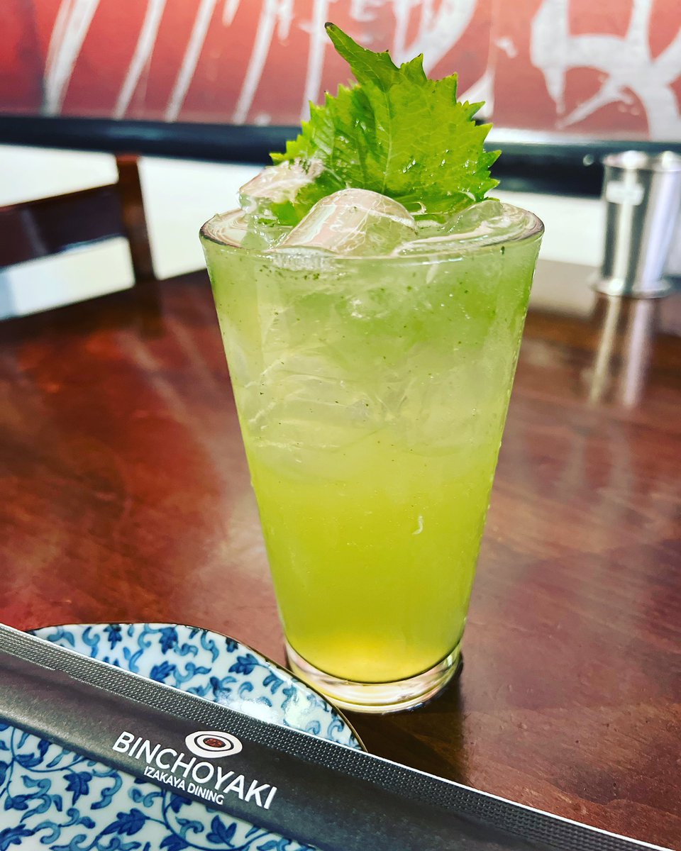 #SHISOpretty made by our fave @losingsteam #🍹
.
#shiso #mojito to #tantalize #THIRSTYthursday 
.
#青紫蘇　で#モヒート　#うまいで