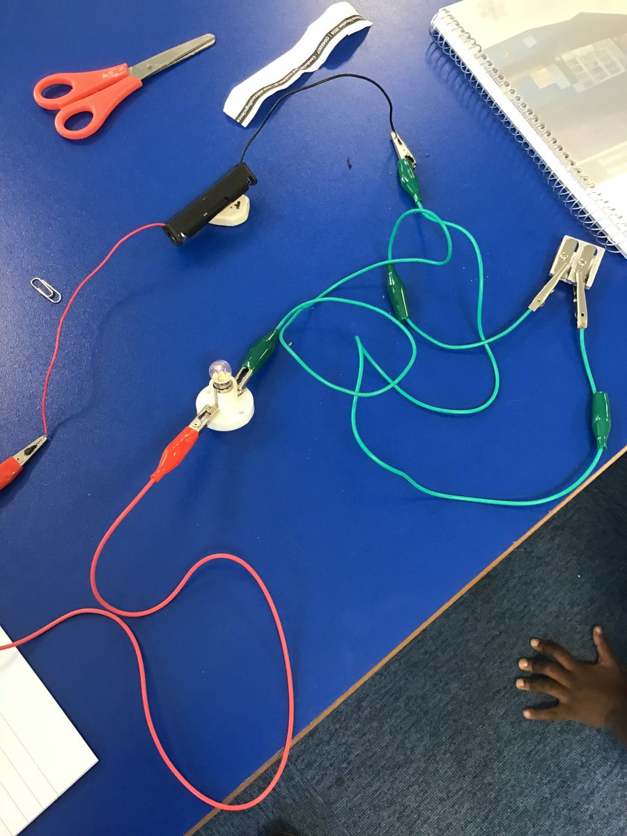SomersHeath4's tweet photo. Today, we were ‘conducting’ an experiment to see which materials let electricity flow through them! Year 4 have thoroughly enjoyed our science topic this half term. https://t.co/oZJL09WkHq