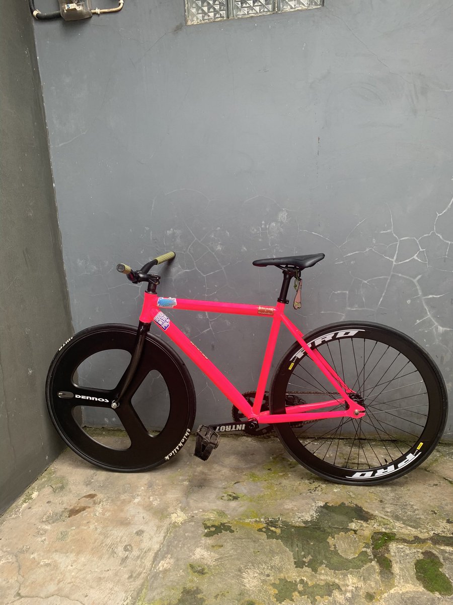 Irkitzy's tweet photo. Bismillah Wts Fullbike lokasi tangerang spek detail by dm open price 4.8 nego #fnfjb  @FnFjb https://t.co/1fEZ3Gju2j