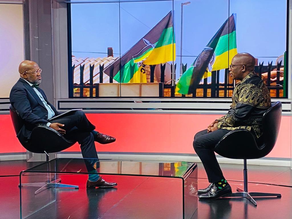 SthembisoMedia's tweet image. .@GautengProvince Premier Panyaza @Lesufi  says “We are not married to the tender system. I think we have reached a point where we can build capacity.”

He is live now on @TheWatchdogSABC 

#TheWatchdog #SABCNews