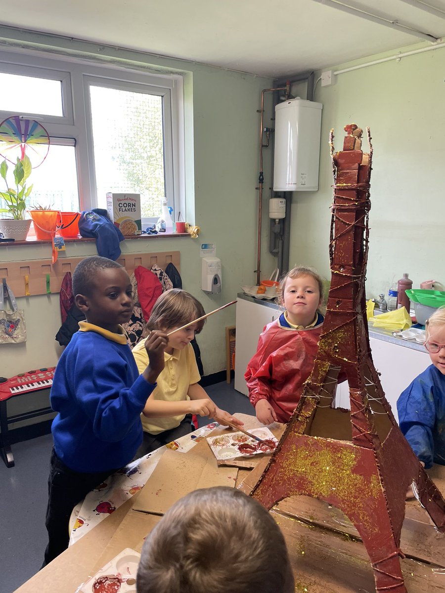 portmeadp's tweet photo. This week we have been learning about the Eiffel Tower so we decided to make our own 🤩🇫🇷 #pmdpy1 #pmdpea #pmdphum #pmdpst https://t.co/dlPmD6v5gy