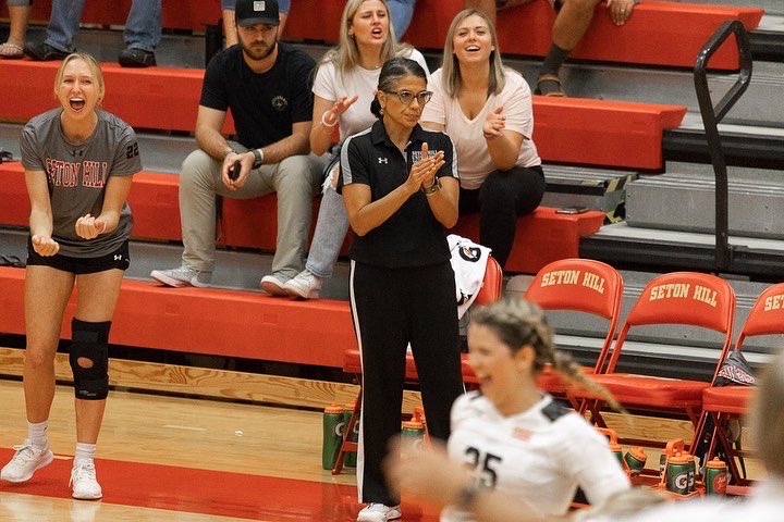 Happy National Coaches Day! We appreciate all the hard work and long hours put in to making this program successful! 

#RollGriffs #DontRingTheBell