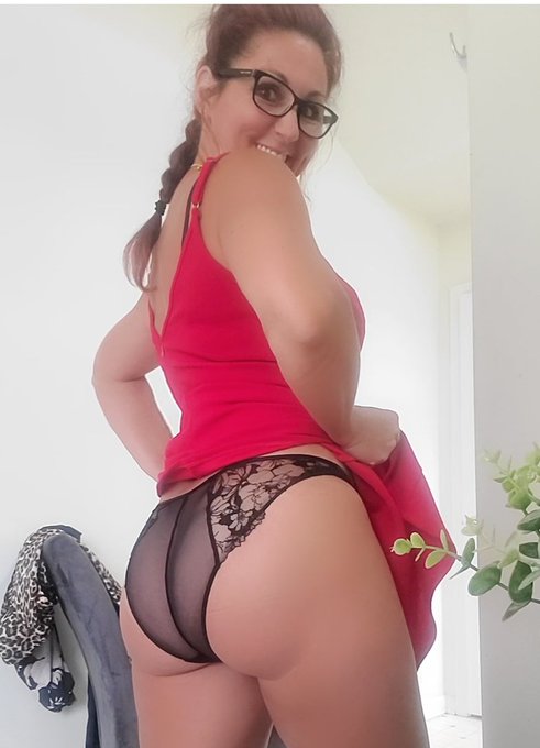 46, mom, still want my pics?🤫