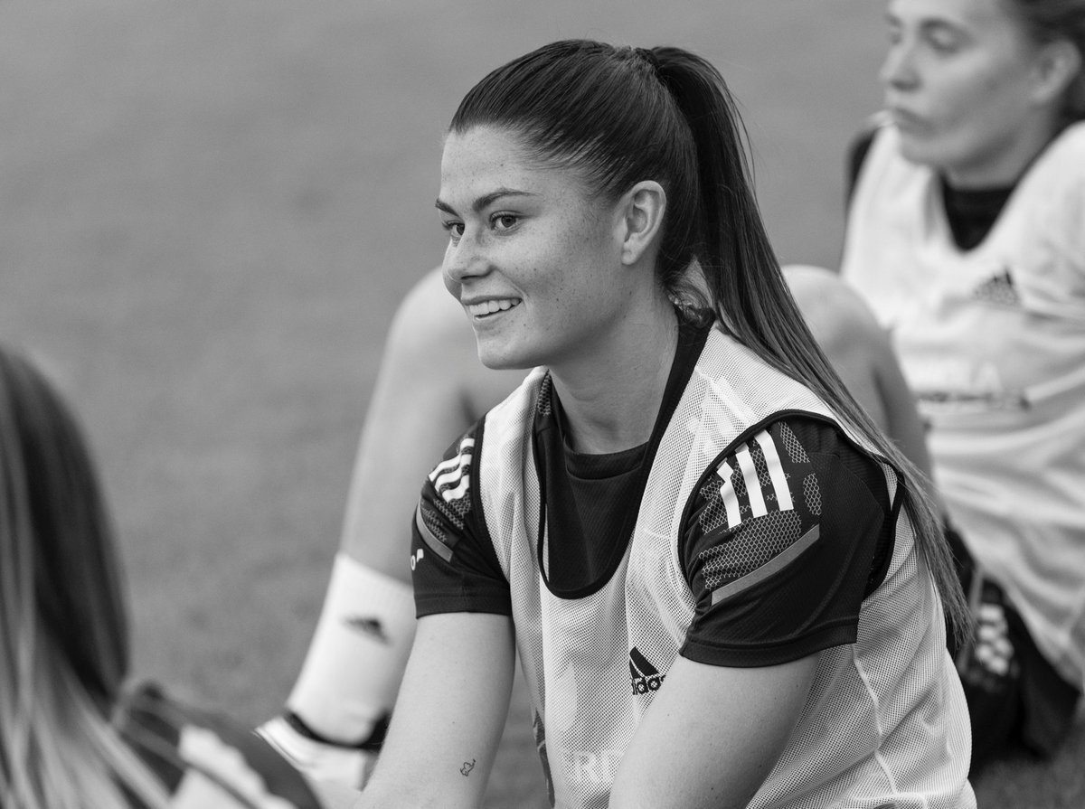 SEFutbolFem's tweet photo. 💔 𝗣𝗢𝗥 𝗙𝗔𝗩𝗢𝗥.

#JugarLucharYGanar https://t.co/znOv2ODGvT