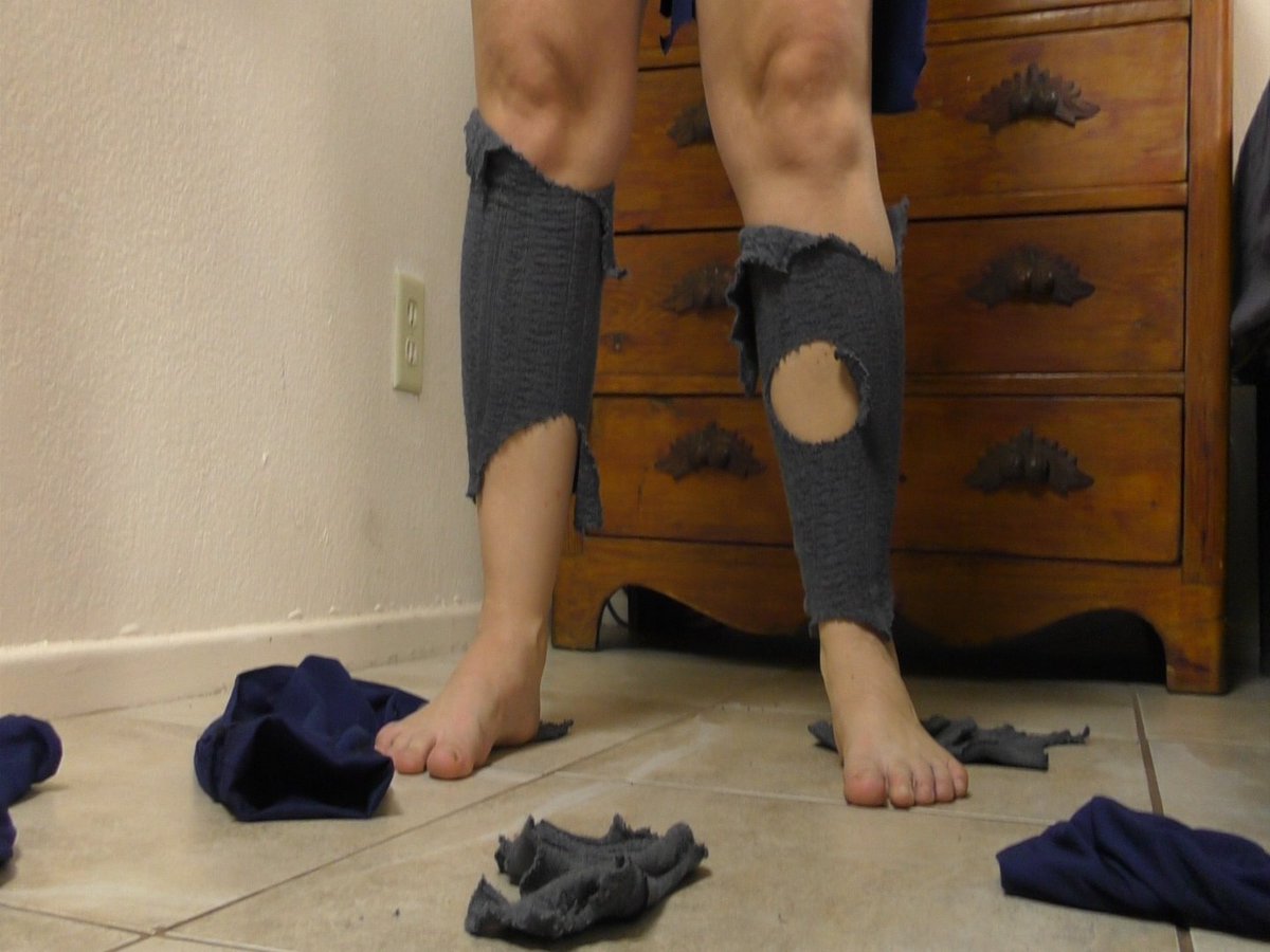TracyTheTiger's tweet photo. It's a #GROWTH curse! I grow out of my clothes, ripping them to shreds, until I am a #naked #giantess w/ big tits, ass & feet. How will I find clothes to fit me now? #giantessgrowth #poppingbuttons #rippingclothes
"Family Growth Curse" now available at https://t.co/qqK82V39gY https://t.co/K0H8TQZD7I