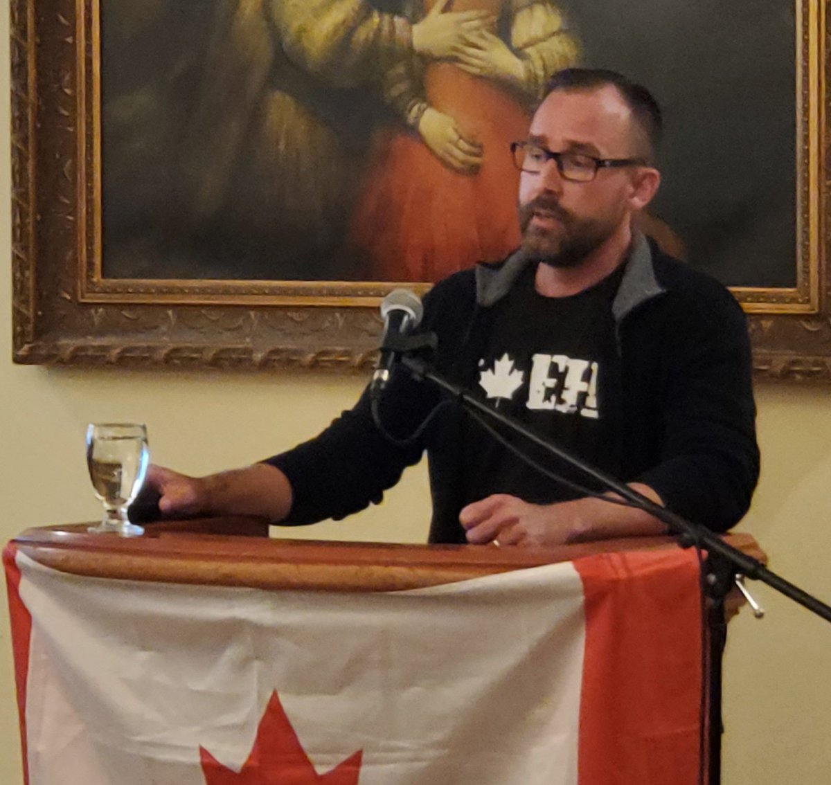 Events4Wellness's tweet photo. Andrew Gough and his service dog Riggs recounted his military and policing journey and resulting OSI to 90 mental health stakeholders at Invisible Wounds 7th Annual National Conference For First Responders Oct 6, 2022 in Niagara-On-The-Lake. Thanks Andrew. #Events4Wellness #MIAW https://t.co/P321C3MVaF