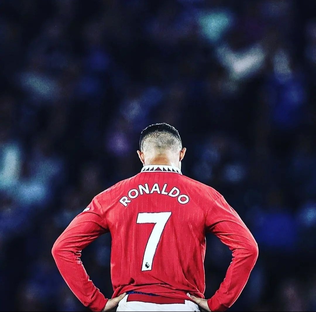 introvertguy__'s tweet photo. "The greatest glory is not in never falling,But in rising everytime we fall!!"
And The King Will Rise Again!!!
#CR7 https://t.co/brR2HqCQby