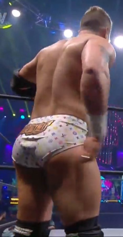 ms2002princess's tweet photo. mjf is so fucking thick https://t.co/kUIec6XGpe