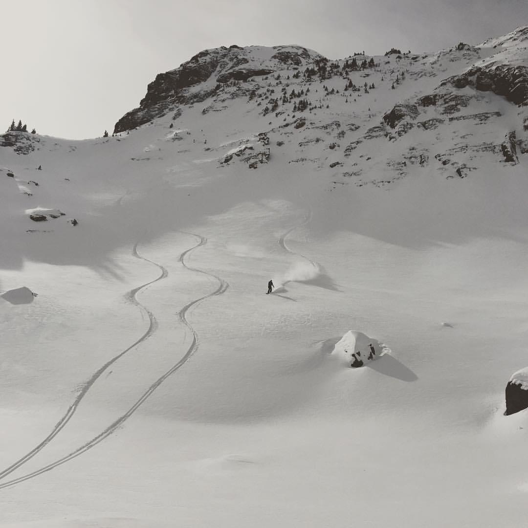 Tune into KOTO.org tonight at 6:30pm MST to listen to a rebroadcast of a Travel Fun interview I did with renowned mountaineer/skier/adventurer and #Telluride local #HilareeNelson who perished 9/29/22. #inspiring