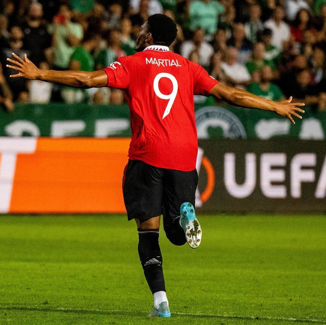 UtdDistrict's tweet photo. Anthony Martial has now scored 100 goals for club &amp; country 🇫🇷🔴 https://t.co/CUwVJyonlW
