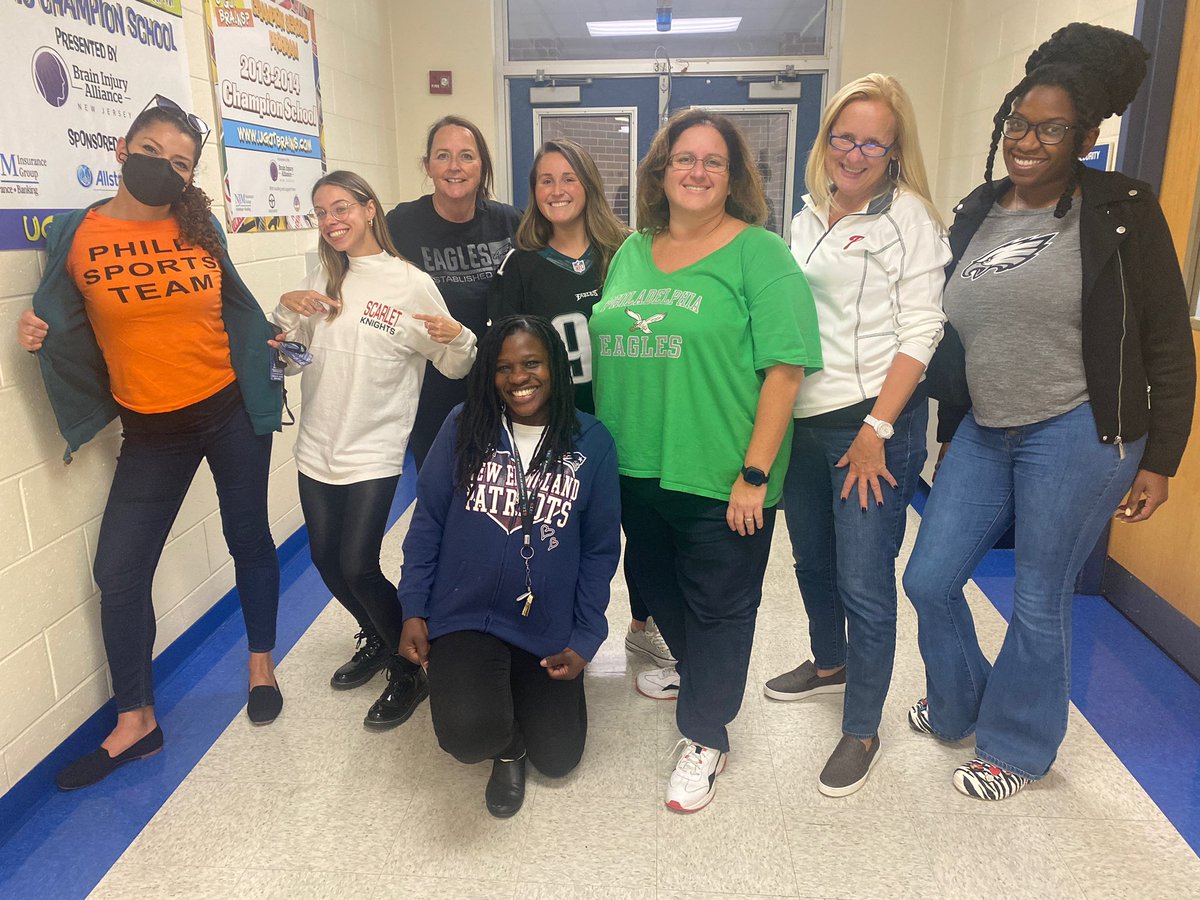 Today the Secondary CST “teamed up to show respect!” #WeekofRespect #CollsCST #BeKindAlways