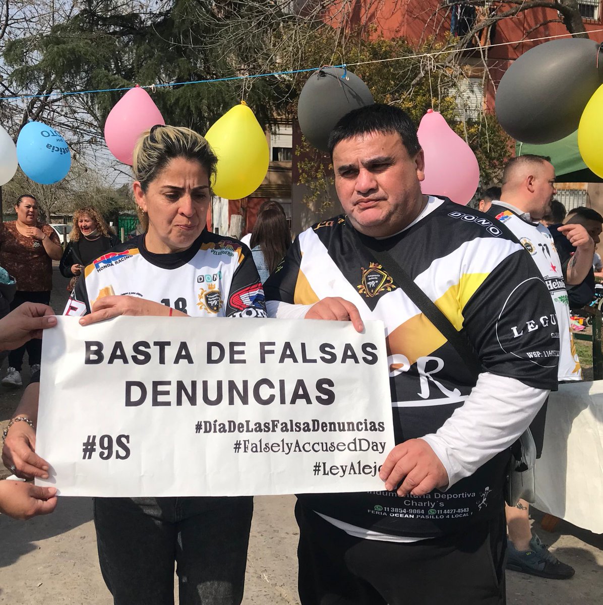 Las #falsasdenuncias destruyen vidas. Les comparto mi 2da entrevista del espacio "Víctimas detrás de las Víctimas"
"Thomás Pérez Ruíz, las redes utilizadas para Falsas Denuncias y un suicidio"
Tomense 10´y miren el video testimonio
#BastaDeFalsasDenuncias

observatoriodefalsasdenuncias.org/noticias/2022/…