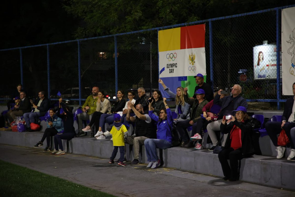 EUAmbME's tweet photo. Sport unites🤸‍♀️, inspires🤹‍♀️, and makes us stronger.💪 
Sports knows no borders!⛷️🏌‍♂️🏂🏄‍♂️🏊‍♀️⛹️‍♂️🚴‍♂️🤾‍♀️🤽‍♂️
Proud of my colleagues who participated in a football match between top 
🇲🇪 athletes and the diplomatic corps.⚽️
Join us in celebrating the power of sports!⚡️ #EUSportWeek in 🇲🇪. https://t.co/VaWrS9RPeC