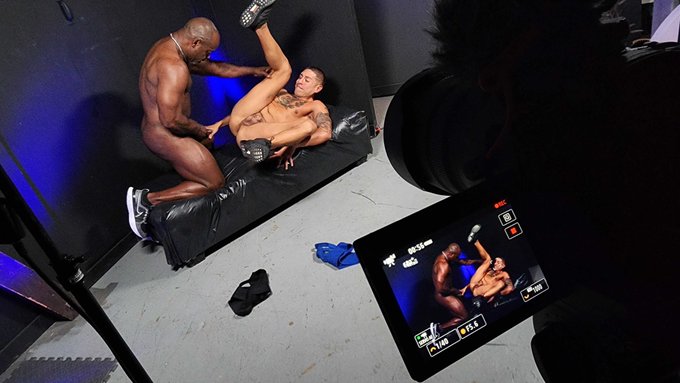 1 pic. Enjoy a little sneak peek at what's coming to #ExtraBigDicks soon!

@AaronTrainerXXX  & @LuisLoganxxx