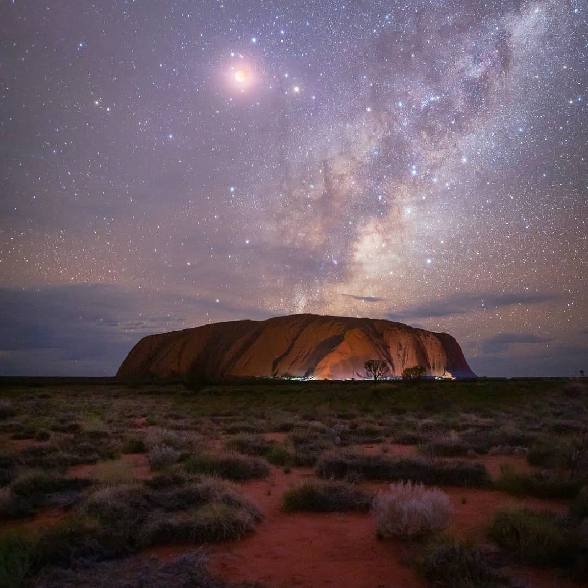 Get ready to be dazzled ✨

Explore the night sky above #Uluru in @NT_Australia's #UluṟuKataTjuṯaNationalPark, with an experienced guide at @SanctuaryNT (📸: IG/caitensphoto).

#seeaustralia