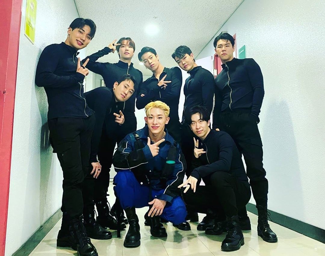 Me vine con toda la banda al concierto que nos cambiará la vida, si no saben a lo que me refiero, súbanse b*tches we're going to the iconic #𝔾𝕄𝕀𝕊𝕋akes𝐂hicago ‹𝟹 a ver si no nos sacan por amdar de fanb(♡)ys intensos, unos besotes voladores para las más guapas. 🎈