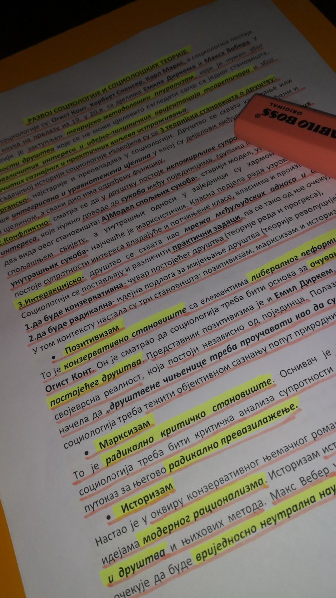 alittlemoonman's tweet photo. Da mi je da sutra završim ovu sociologiju rodiću se https://t.co/RaCf6mhIHY