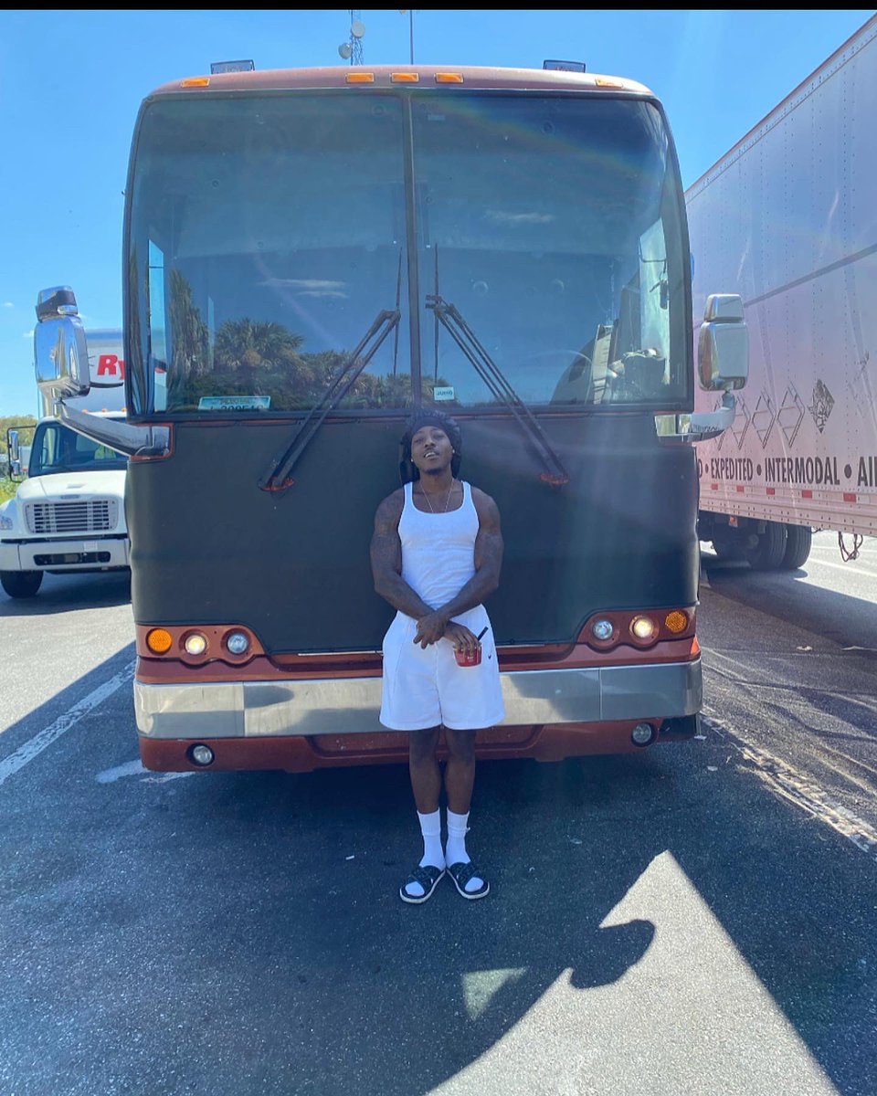 Acehood's tweet photo. We in motion…Gainesville we on the way, i see y’all tonight! #BIGACE 

#PYETOUR #HOODNATION https://t.co/nuyAnNSWTU