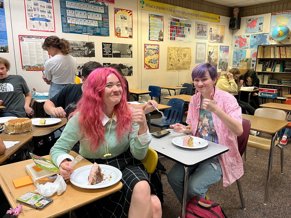 CM2BuMp's tweet photo. It’s FEDERALISM CAKE DAY
#marble=cooperative
#layer=dual
#APGOVROCKS https://t.co/U5mUhuSsFl
