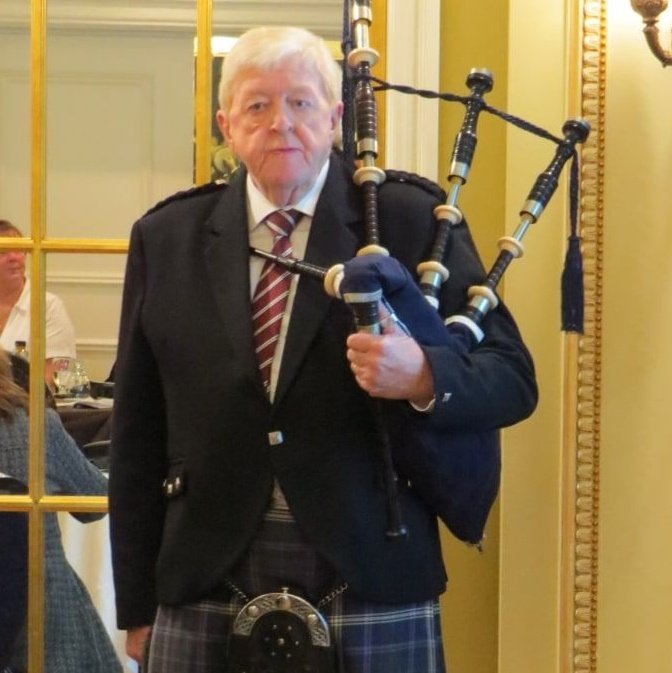 Events4Wellness's tweet photo. Thank you to Pipe Major Peter MacKenzie of the Niagara Regional Police Pipes and Drums for honouring our fallen before 90 mental health stakeholders at Invisible Wounds 7th Annual National Conference For First Responders Oct 6, 2022 in Niagara-On-The-Lake. #Events4Wellness #MIAW https://t.co/dqKh3nOcAg