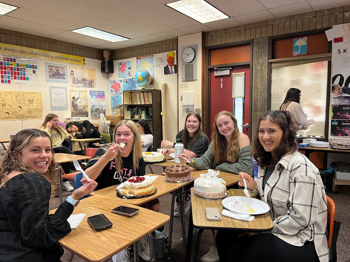 CM2BuMp's tweet photo. It’s FEDERALISM CAKE DAY
#marble=cooperative
#layer=dual
#APGOVROCKS https://t.co/MD5nduQSkq