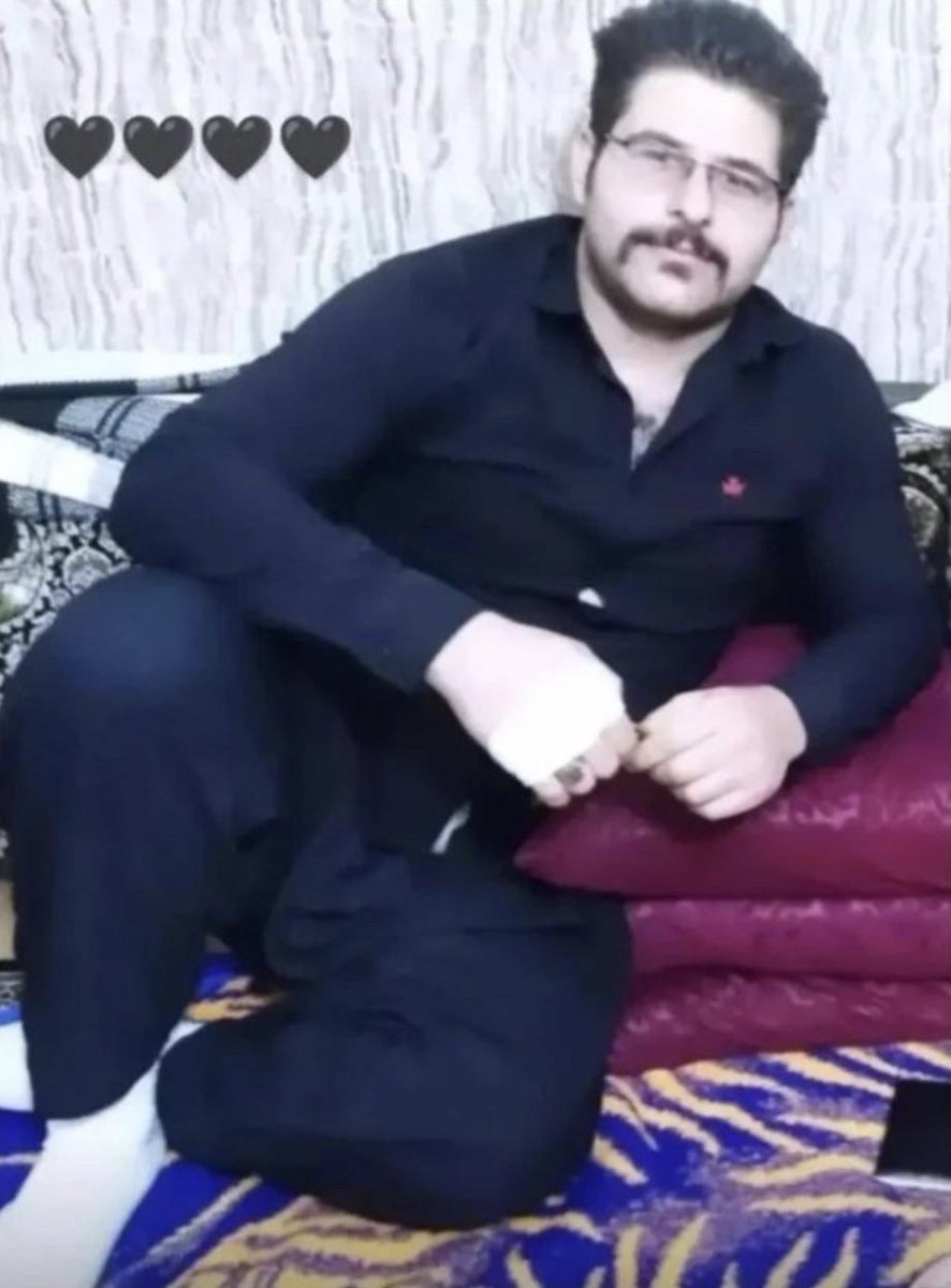 ShouraHashemi's tweet photo. Reza Lotfi, 25 Jahre alt, erschossen während einer Demo ganz am Anfang der Proteste für #MahsaAmini in Dehgolan. #IranProtests2022 https://t.co/MHnc26LEDd