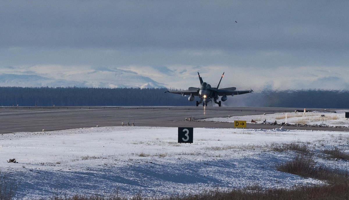RCAFOperations's tweet photo. This week @RCAF_ARC members and CF-18s alongside our 🇺🇸 allies took part in #NobleDefender in Inuvik, N.W.T., an operation that validates #NORAD ability to defend North America against air threats. #WeHaveTheWatch @NORADCommand https://t.co/CdBMKFlfFS