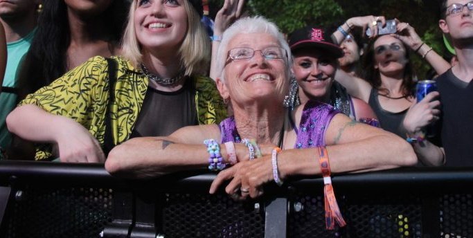 _drewismylife's tweet photo. todas en el justice tour 2064 https://t.co/vZFxKUYe5R