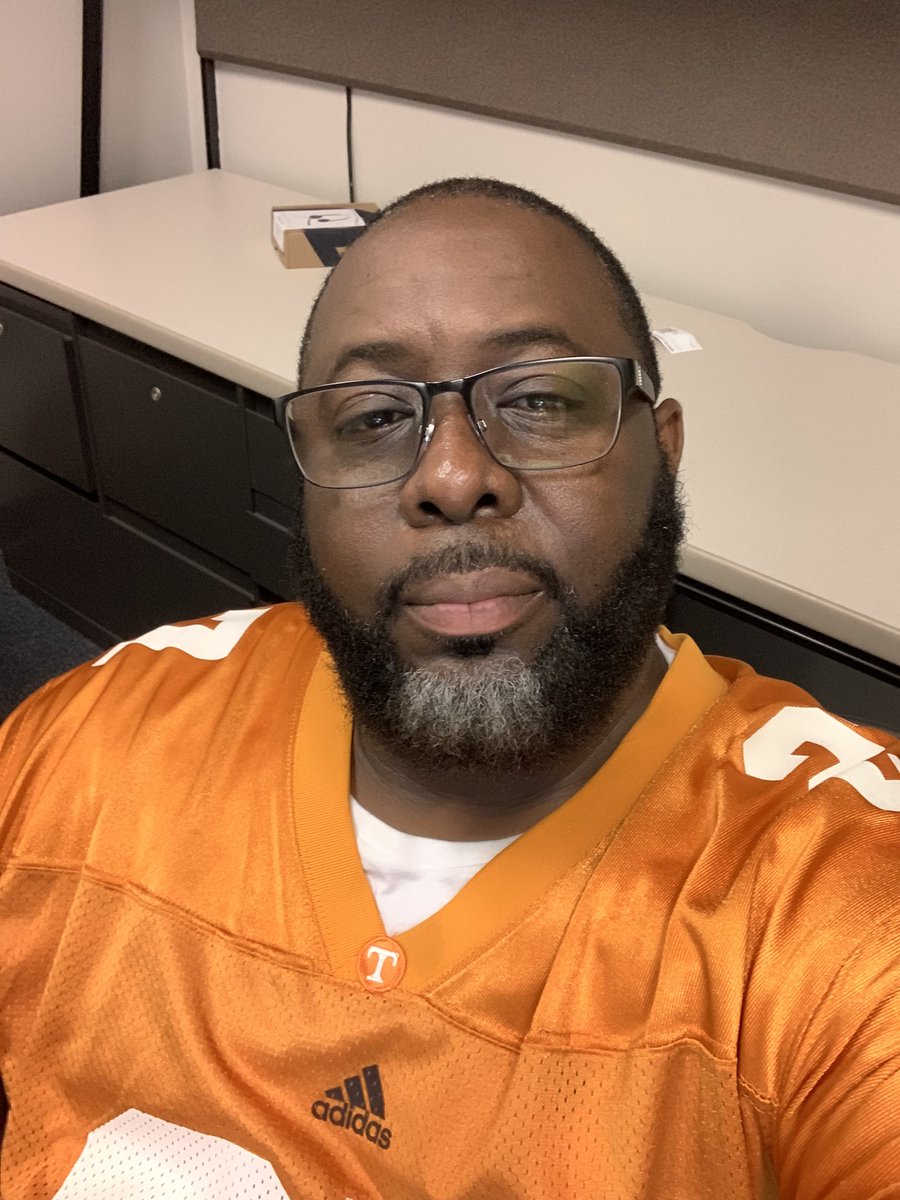 Let’s Go Vols…Beat LSU <a href="/lcsmith0925/">Laniki Smith</a> <a href="/FAYCallCenter/">Team Fayetteville</a> <a href="/RichardsonSsg/">RichardsonCRS</a> #WeRtheNac