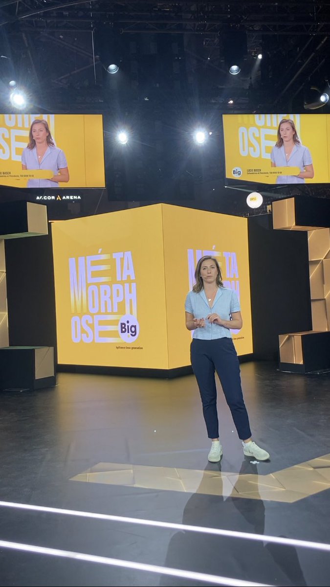 Clem_Lindon's tweet photo. #BIG2022 @LucieBasch de @TooGoodToGo_Fr était présente pour parler métamorphose de nos entreprises pour métamorphoser nos sociétés face �� l’urgence économique et climatique ! Un rappel fort pour montrer que l’action et l’impact sont a porté de main de chaque citoyen 🤳🍃 https://t.co/5eDvawuxkj