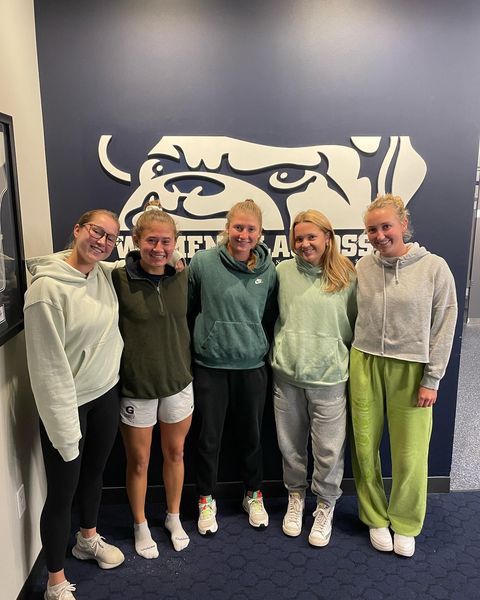We wore green on Wednesday because #mentalhealthmatters and we are all fighting each and every day to #breakthestigma💚 

#HOYASAXA #mhawareness