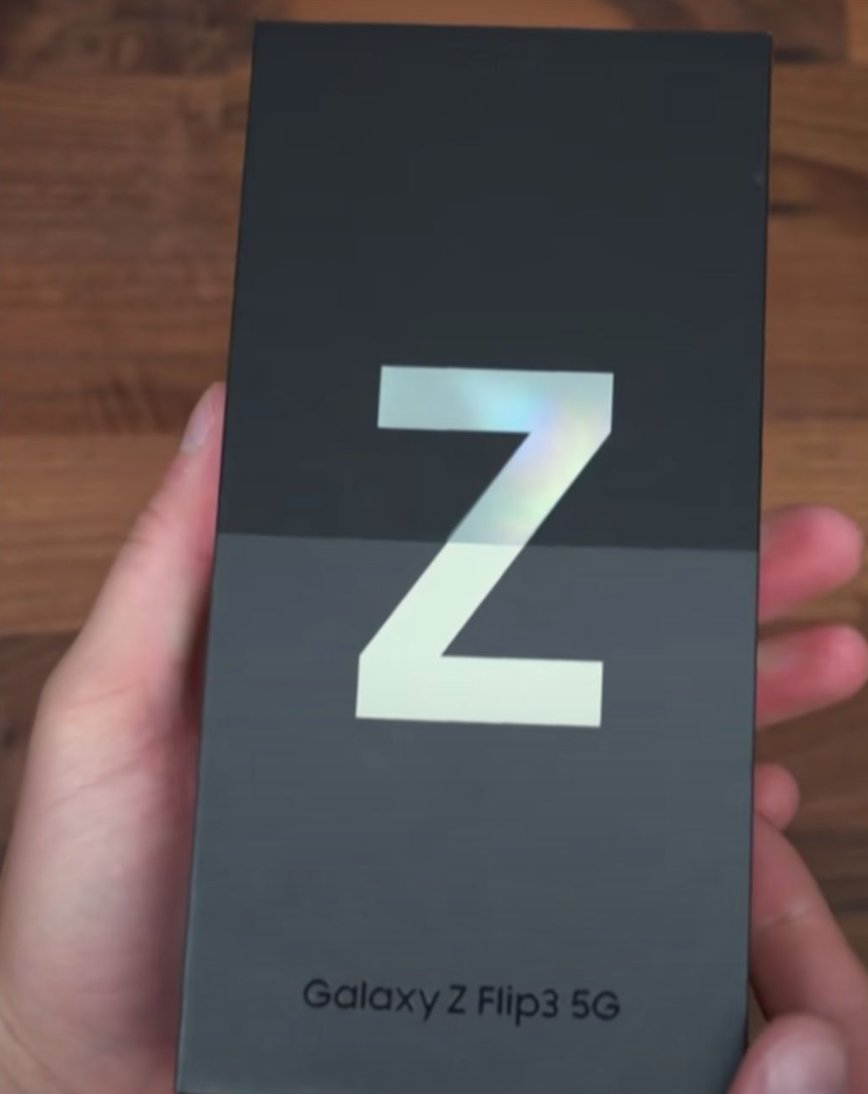 AndrewEwanJack's tweet photo. The Samsung Z Flip Series... 
An unfortunate Marketing flop outside of Russia this year! 🤣😅🇷🇺 

#marketing #russia #ukraine #samsung #marketingagency #advertising #cto #tech #funny #sales #flop 
#Innovation #india #technology #DigitalMarketing #android https://t.co/rNUxw63NtL