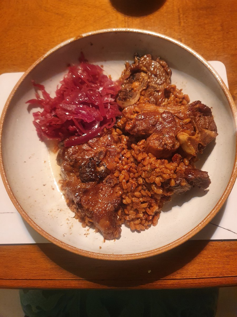 buckinghamh's tweet image. Serve with pickled red cabbage, or in this case @KitchenWasted's excellent spicy red kraut, and be glad of your foresight earlier in the week.