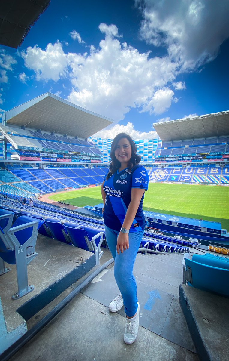 RoxyZavala_'s tweet photo. Feliz cumpleaños a mi amado estadio #Cuauhtémoc 🥹🫶🏼🏟 El lugar en donde he reído, llorado, gritado, y conocido a grandes amigos. Pero sobre todo la casa de mi bendito @ClubPueblaMX ⚽️🎽 https://t.co/txN61Ckg2u