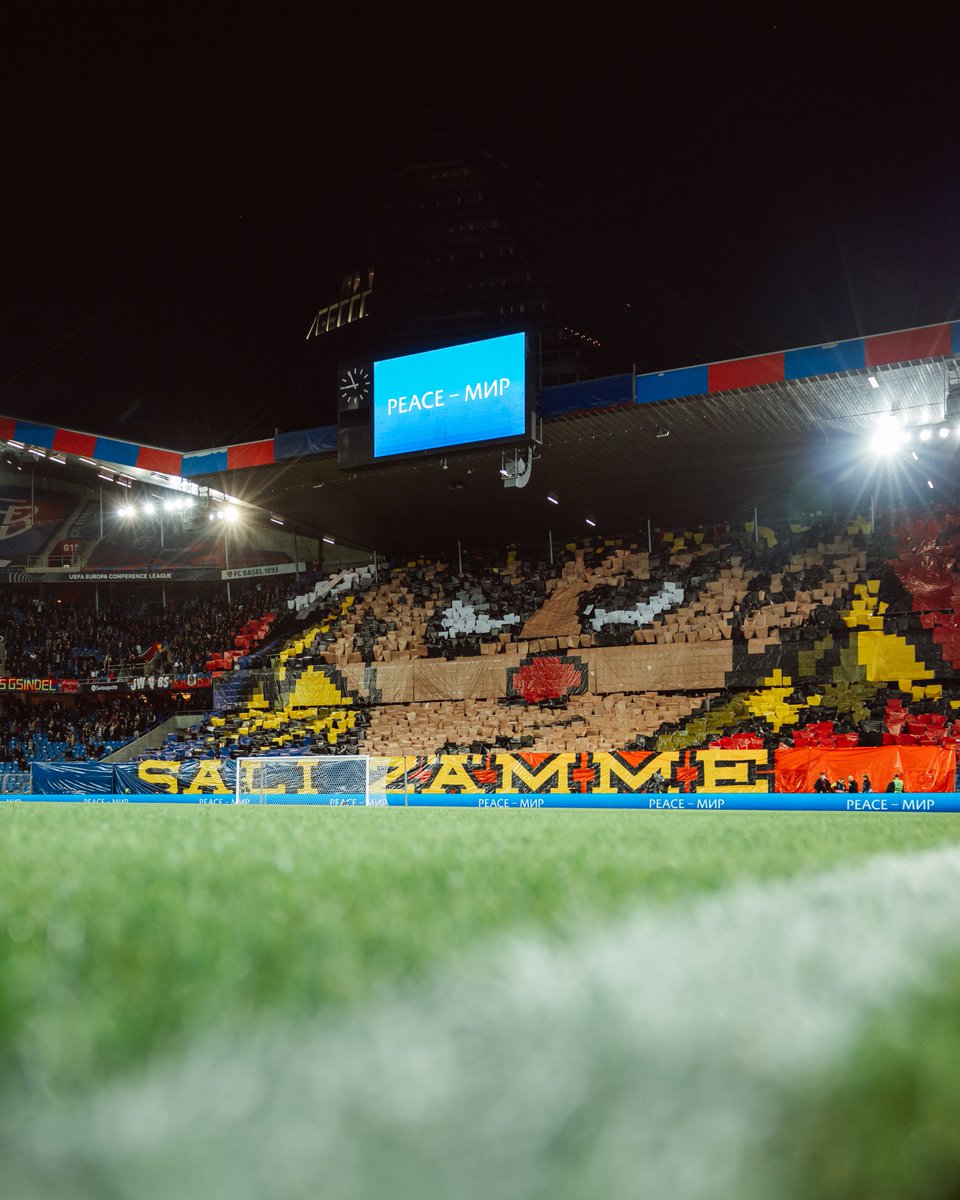 JOGGELI 😍 Dangge an unseri Fans für die grandiosi Choreo 🙌

#FCBasel1893 #MirSinBasel #UECL #FCBSKSB #rotblaulive