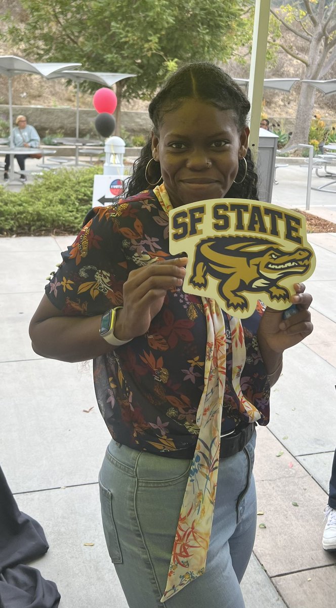 tarshelbeards's tweet photo. Today I’m at West LA College greeting #FutureGators and @SFSU alumni too. I’m working this fair with our new Outreach Specialist Dalyce. Everyone welcome her to #SFSU and #BlackUnitySFSU https://t.co/diZKz4xts9