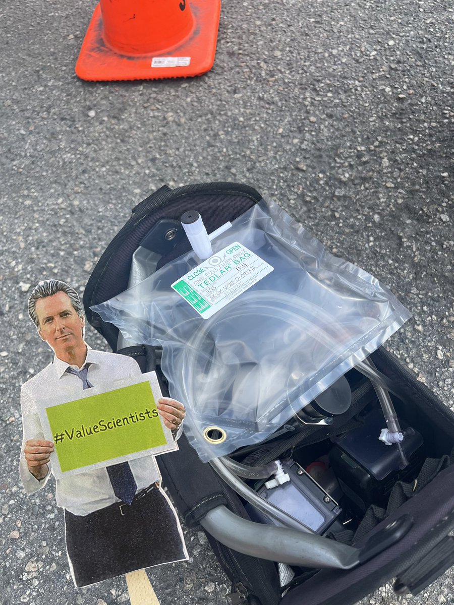 murphy034's tweet photo. Soil gas sampling in Compton. This site is stinky! So glad #flatgavin was willing to tag along and learn about how his #Scientists are protecting EJ communities AND California’s resources. #ValueScientists @capsscientists @CalHR_gov @FlatGavin @GavinNewsom @CAgovernor https://t.co/L9qG9ANYVb