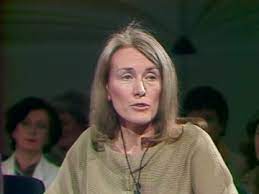 LesMonstres2's tweet photo. 1/2 MERCI ANNIE ERNAUX D'AVOIR CONTINUE D'ECRIRE !
« La simplicité de Madame Ernaux n’est plus qu’indigence, voire sottise » J.-B. Michel, L’Express, 30-1-1992. 
« Une littérature étriquée, rabougrie, asthmatique » , Eric Neuhoff, Madame Figaro, 1-2-1992. https://t.co/b5O82u0yyd