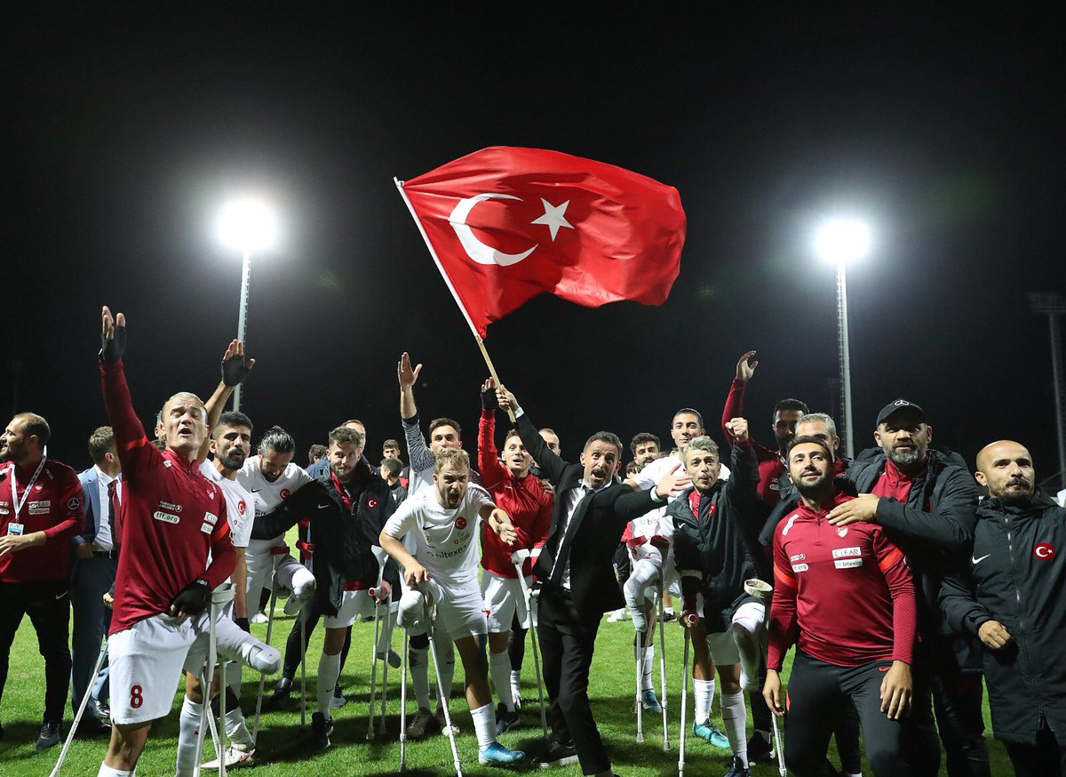 MilliTakimlar's tweet photo. Ampute Futbol Millî Takımımız, Dünya Kupası çeyrek final maçında Fas'ı Rahmi Özcan (2) ve Kemal Güleş'in (2) golleriyle 4-1 mağlup etti. 

Millîlerimizin, yarı finaldeki rakibi Özbekistan oldu. 🇹🇷 #BizimÇocuklar https://t.co/5jDkJxnGii
