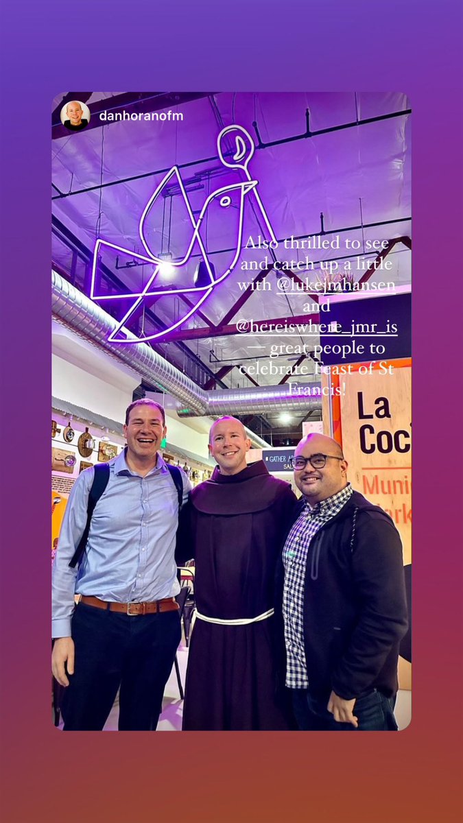 jmbreyes's tweet photo. Sometimes a bird needs to photobomb when great people gather and #confabulate.  @DanHoranOFM https://t.co/3xmRV68F3b