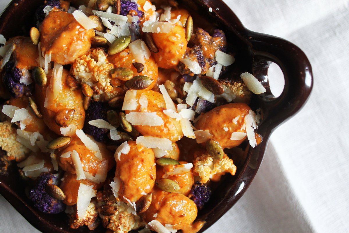 Kick off the weekend with Pumpkin Mole Gnocchi! Creamy, cheesy, and ready in 30 minutes. 🎃

Get Recipe: bit.ly/3mSdChm