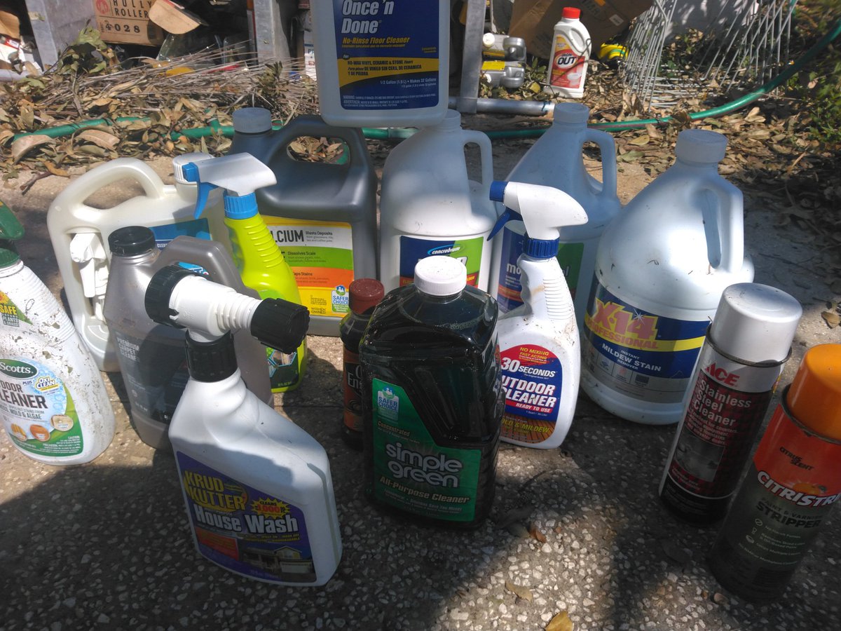 I HAVE CLEAN SUPPLIES TO DONATE. Not much, couple hundred gallons or so
Business associate up North got a bunch of mold control, etc
FREE

Even some #green natural <a href="/inspectorplanet/">Tracy Fanara, Ph.D.</a> 

Let everyone know that wants <a href="/ProfMJCleveland/">Margot Cleveland</a> <a href="/DeplorableDog20/">Bentley Off Leash</a> #HurricaneRelief #Hurricane <a href="/ndn/">Naples Daily News</a>