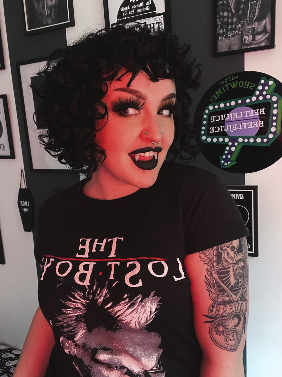 alexsonley's tweet photo. 𝕿𝖍𝖊𝖞’𝖗𝖊 𝖔𝖓𝖑𝖞 𝖓𝖔𝖔𝖉𝖑𝖊𝖘 𝕸𝖎𝖈𝖍𝖆𝖊𝖑…

I love spooky season can u tell https://t.co/eRNFQUG8aE