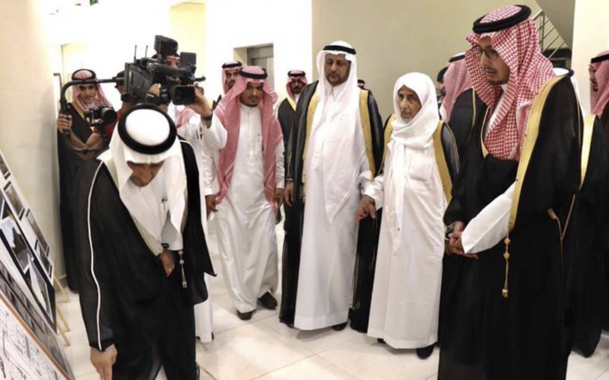 Alaranat's tweet photo. حفل إفتتاح معهد الشيخ محمد بن حمد الجبر العريني للتوحد بحضور صاحب السمو الملكي الأمير أحمد بن فهد بن سلمان آل سعود نائب أمير المنطقة الشرقية وصاحب السمو الملكي الأمير سعود بن طلال بن بدر آل سعود محافظ الأحساء .
@mnbr_subia3 https://t.co/PAZ8cuNUL9