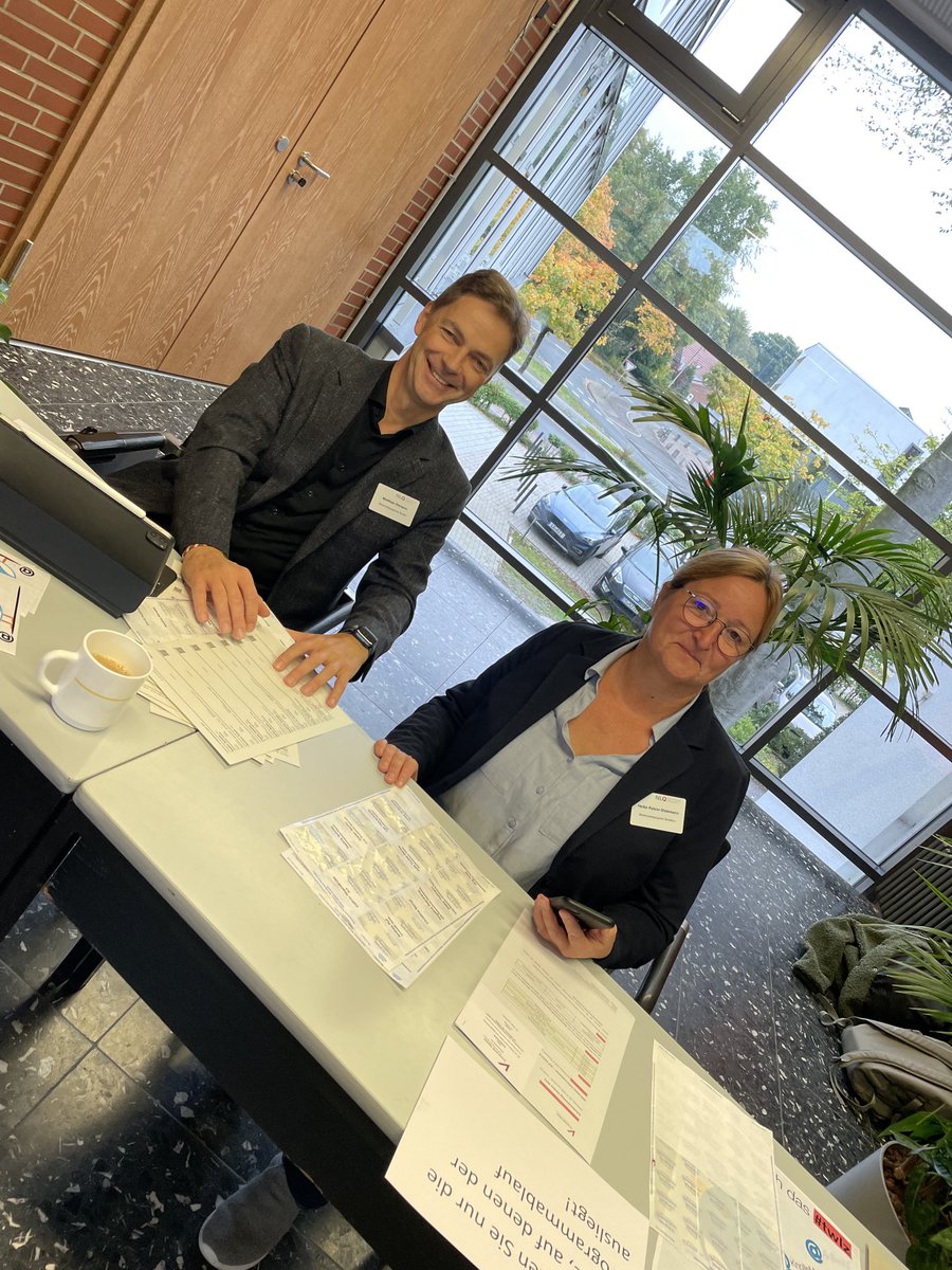 herr_ot's tweet photo. Erster Tag nach dem Schulmedientag Vechta, jetzt Vorbereitungen für den WS auf dem Schulmedientag Hannover! #smtvechta22 #twlz https://t.co/VoRBoIbkHA
