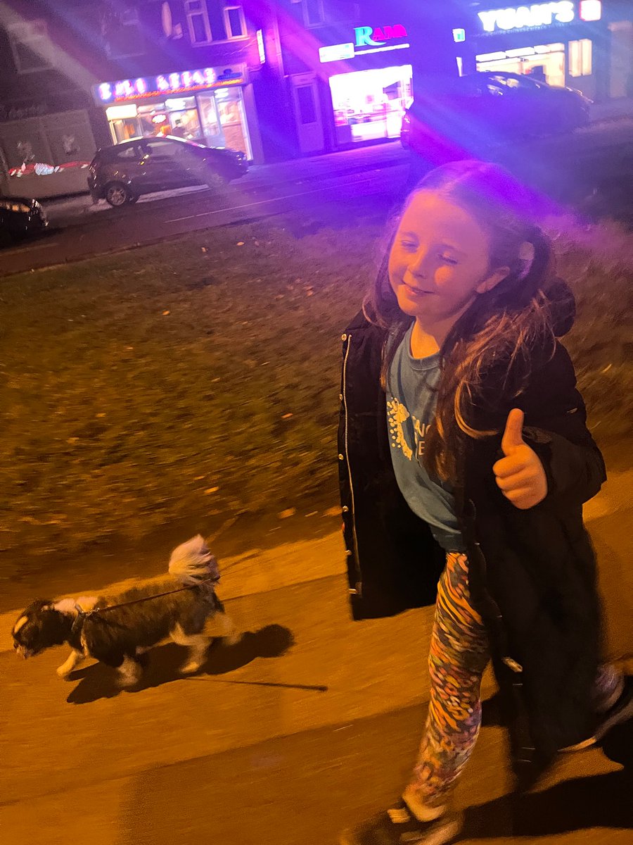 Kay_b_'s tweet photo. 4.5 miles today 🙌🏻 Eloise delighted with her #cancerreseachuk T-shirt. 

@ecclaneendsy4 @ecclaneends  #CancerAwareness #100miles https://t.co/5DjfNGSLhv