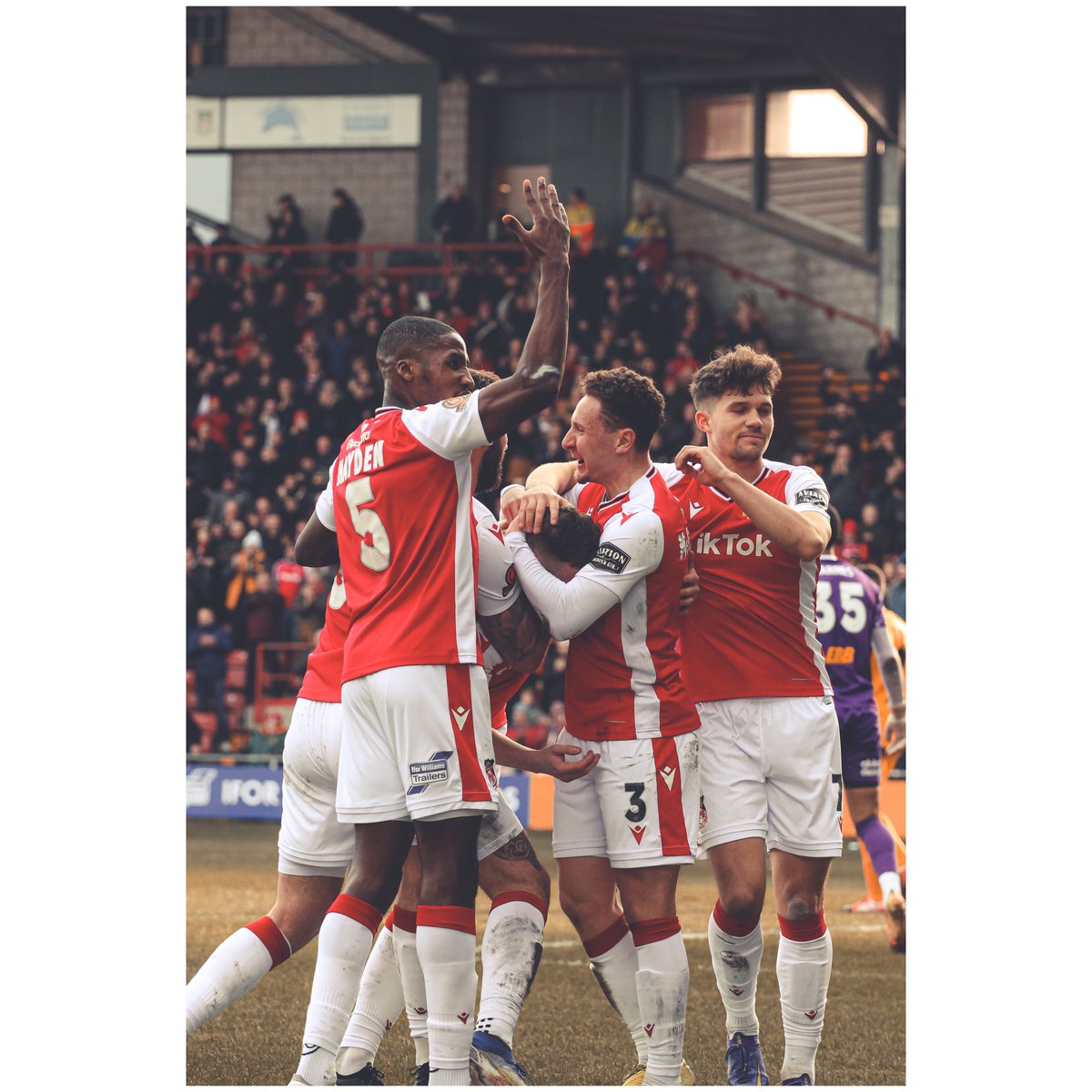 steaddotphotos's tweet photo. Some familiar pics in the latest episodes of #WrexhamFX 👀😃 📸🔴⚪️ #WxmAFC https://t.co/jaVCzBWiD2